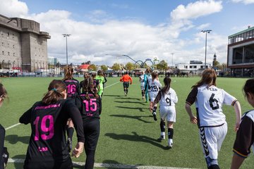 Bild 1 - B-Juniorinnen St.Pauli - C-Juniorinnen SV Steinhorst : Ergebnis: 1:2